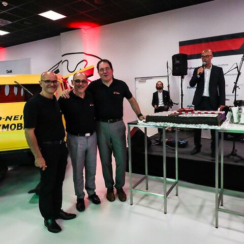 José Boisjoli, Peter Ölsinger y Thomas Uhr en la inauguración del Rotax MAX Dome en Linz, 2019 (Unternehmensarchiv BRP-Rotax, Gunskirchen)