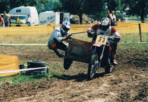 Norbert Degenhardt y su copiloto Carsten Bachmann en 1998 dándolo todo. (Copyright: Motorradsport Degenhardt)